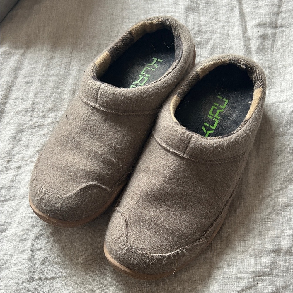 KURU Cozy Oatmeal Coloured Slip-On Footwear